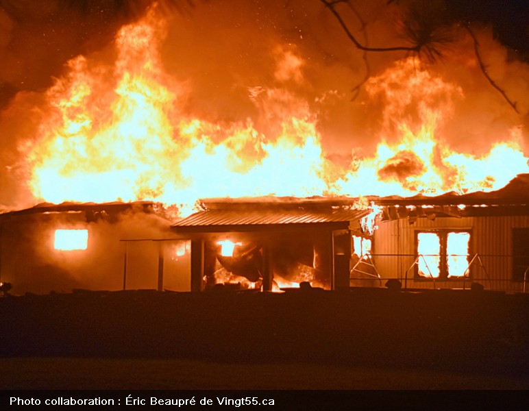Incendie rue du Canot @ Crédit photo Eric Beaupré Vingt55  (4)
